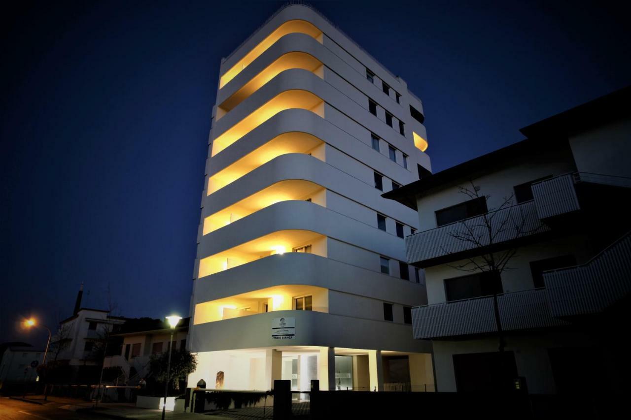 Appartamenti Torre Bianca Lignano Sabbiadoro Eksteriør billede